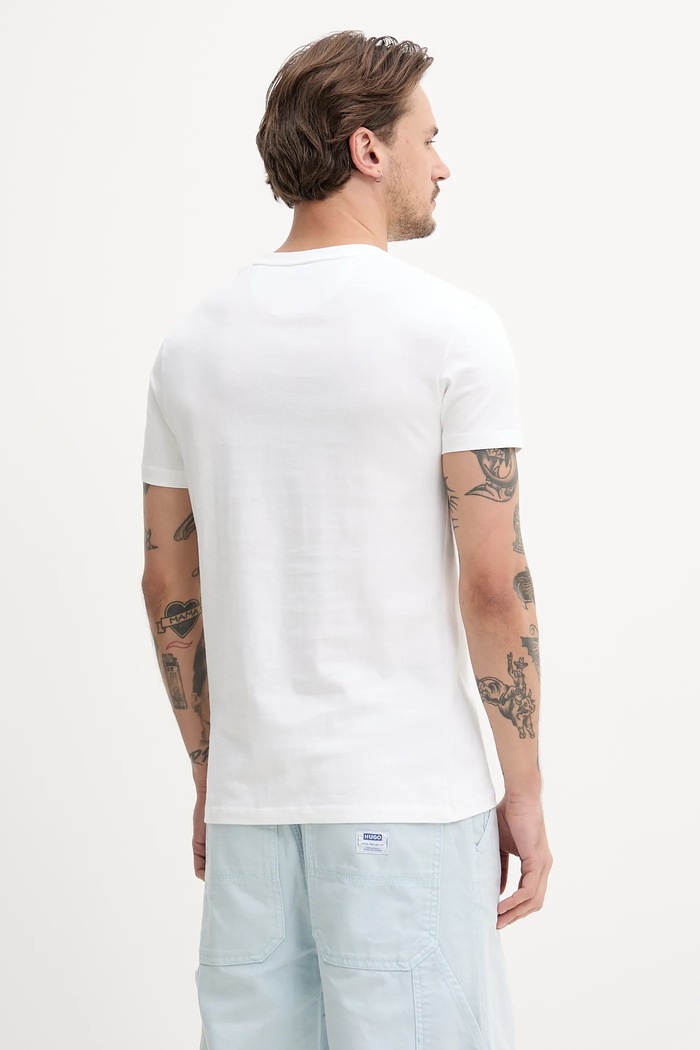 Abbigliamento Timberland t-shirt in cotone TB0A2CQY1001 bianco