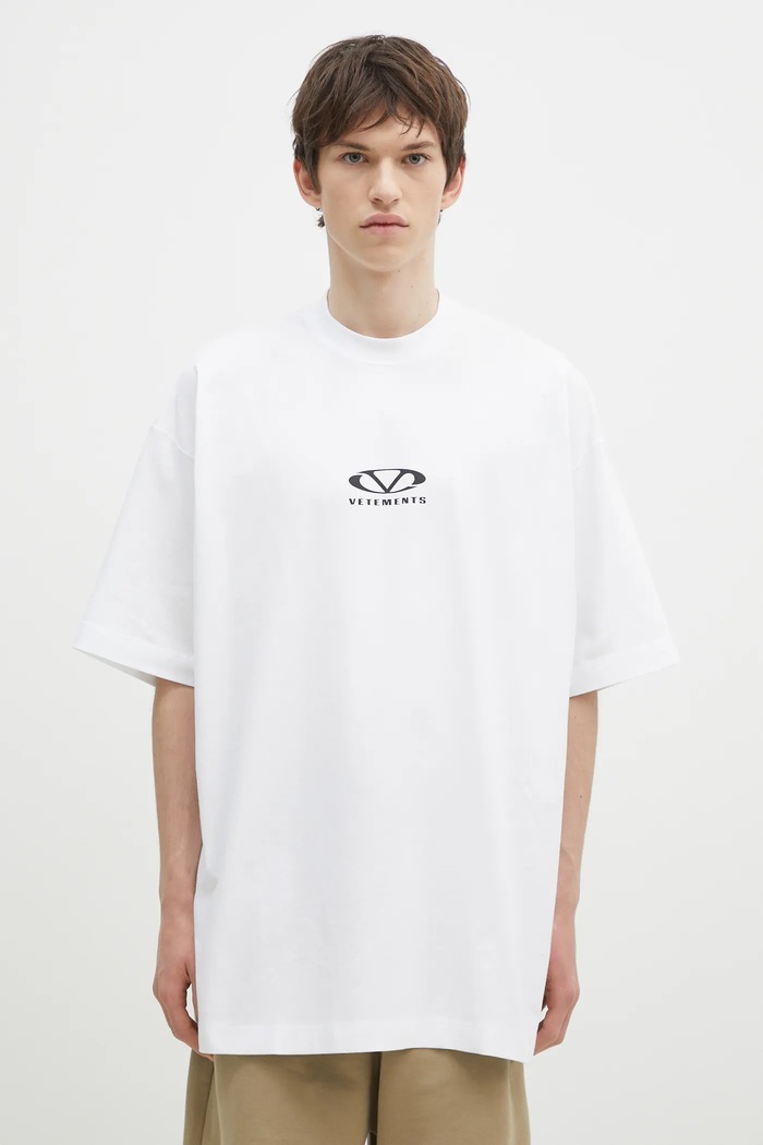 VETEMENTS cotton t-shirt Oval Logo Oversized relaxed white UA66TR605W