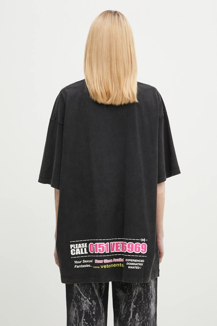 Хлопковая футболка VETEMENTS Dominatrix Hotline Oversized UA66TR740B
