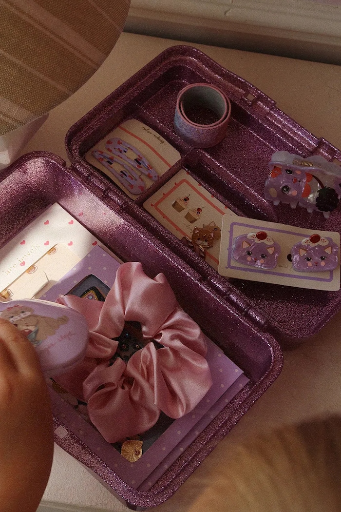 Konges Sløjd zestaw zabawek dziecięcych GLAM ME UP SUITCASE fioletowy KS105404.PPY2