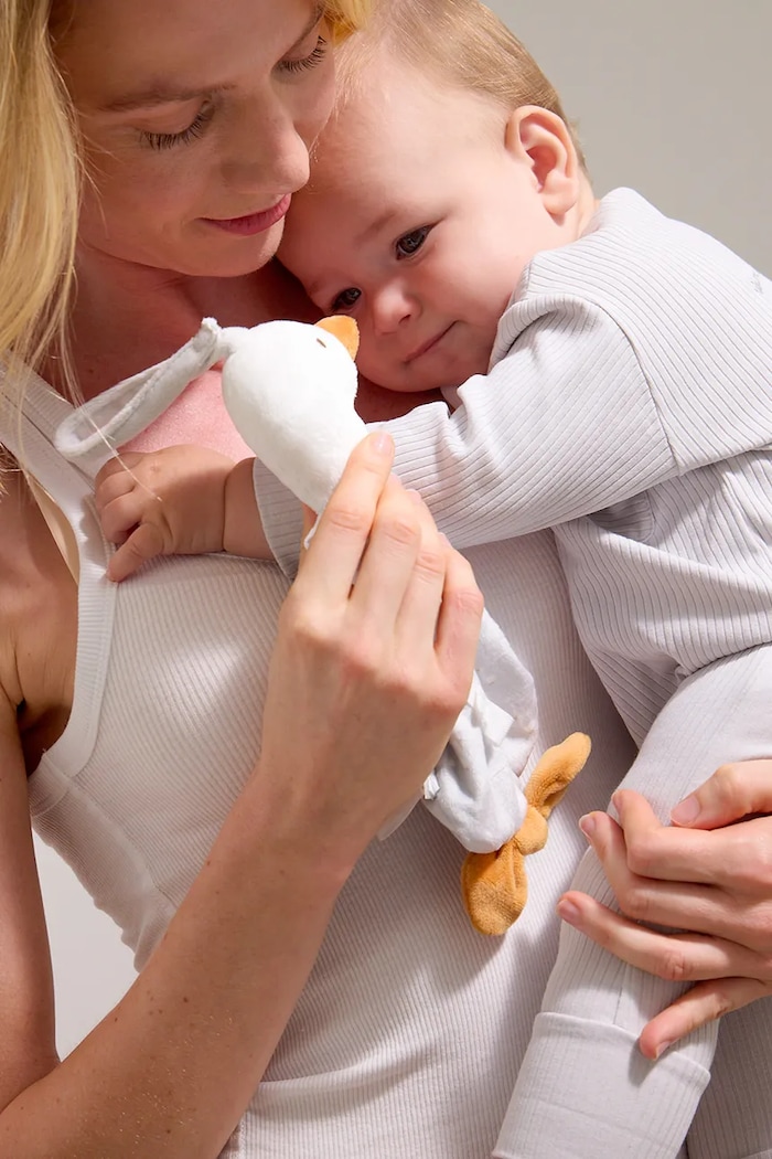 Chlapec Detská plyšová hračka Mayoral Newborn 9080.1A.Newborn.PPY2 sivá