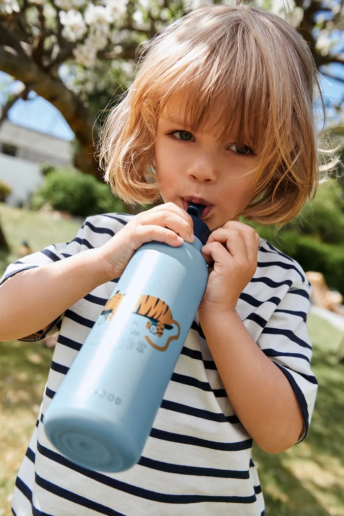 Fľaša na vodu Liewood Falk Water Bottle 500 ml modrá LW19616.PPY2