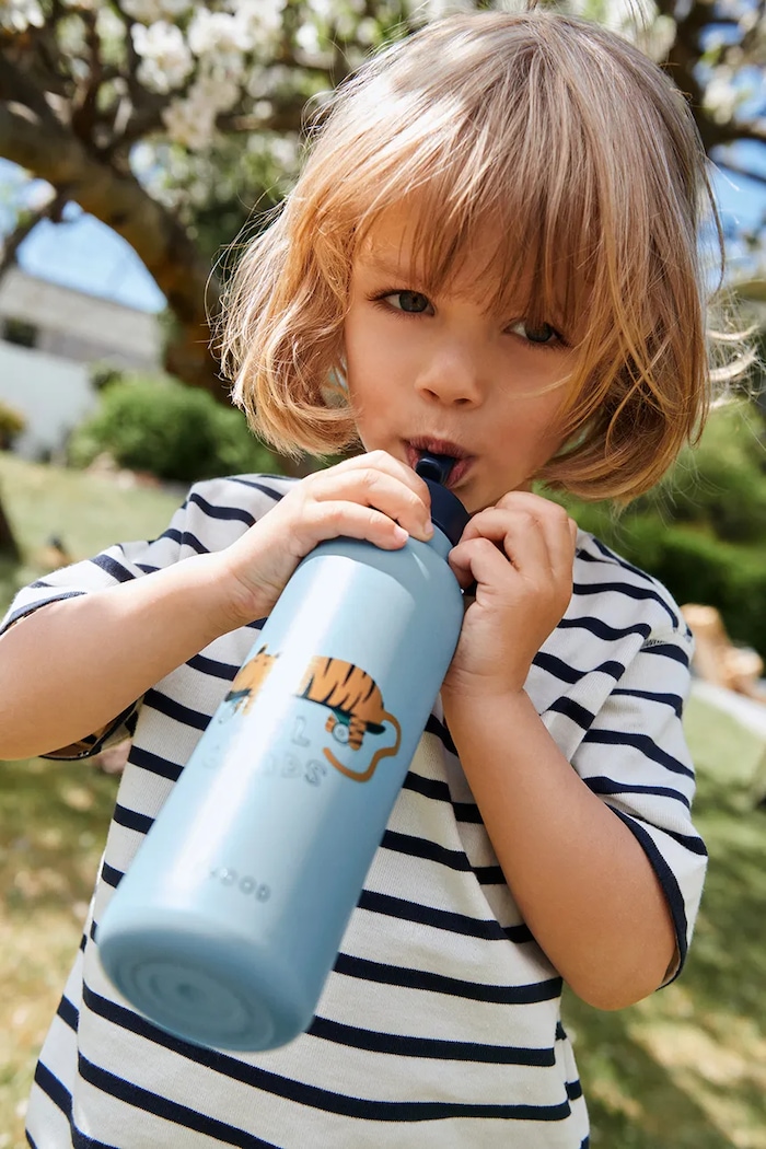 Fľaša na vodu Liewood Falk Water Bottle 500 ml modrá LW19616.PPY2