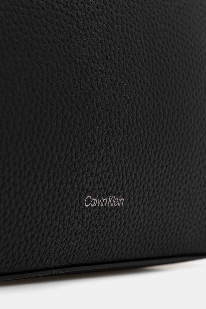Calvin Klein kosmetyczka skórzana czarny LV04D1031G