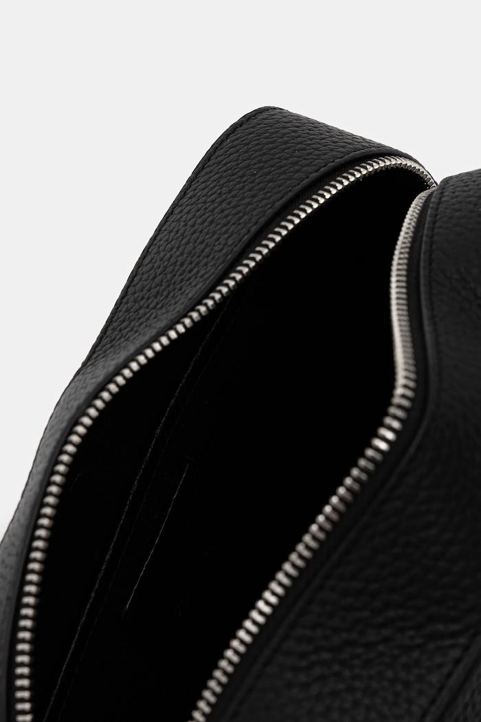 Calvin Klein kosmetyczka skórzana LV04D1031G czarny