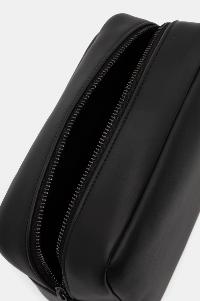 Νεσεσέρ καλλυντικών Calvin Klein μαύρο LV04D1140G