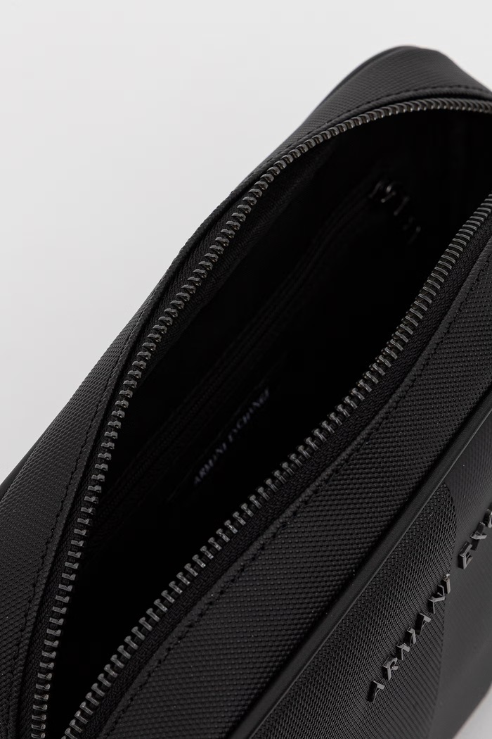 Armani Exchange trusă cosmetică pentru bărbați, cu imitație de piele negru XM001271.AF11935