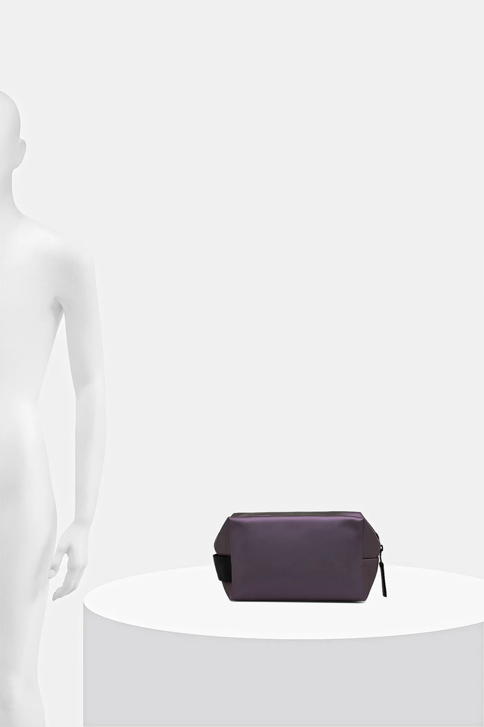 Kozmetička torbica Rains 15580 Wash Bag Small W3 15580.143 ljubičasta