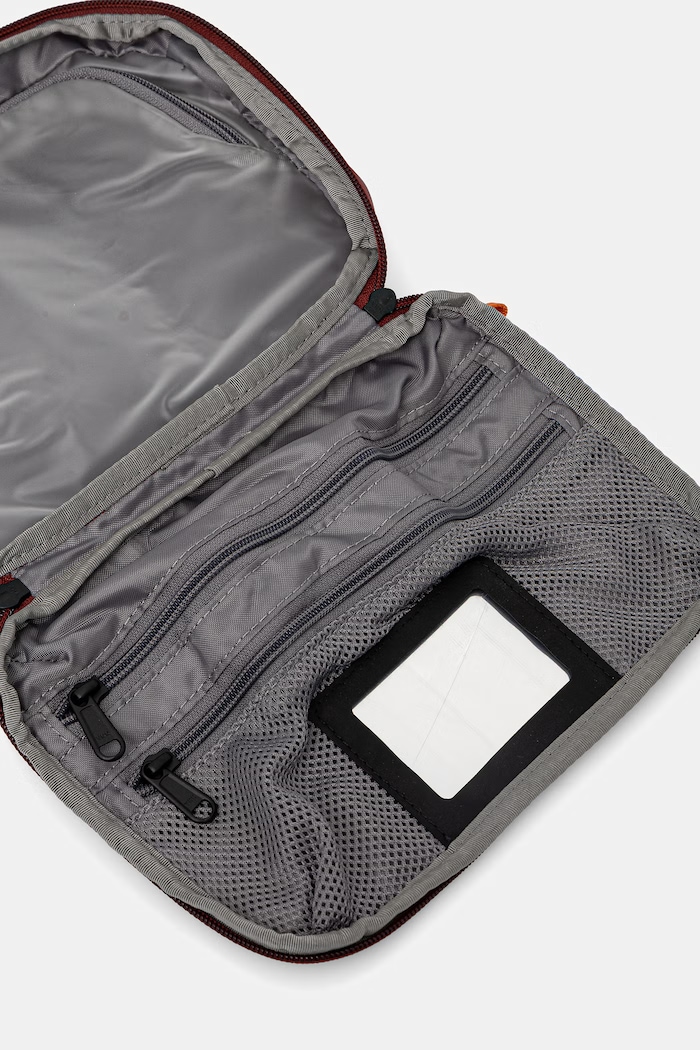 The North Face kosmetyczka VOYAGER bordowy NF0A81BLADD1