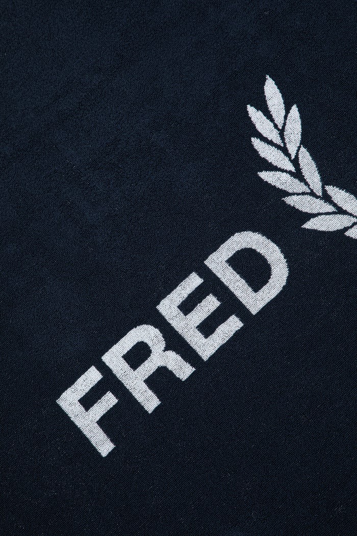 Dodatki Fred Perry brisača za na plažo bombažna MS7705 mornarsko modra