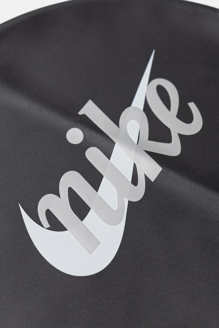 Nike czepek pływacki NESSG121 czarny SS26
