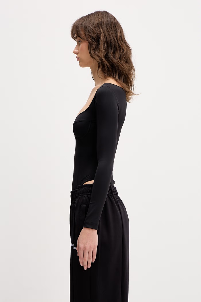 VETEMENTS body WE76BD408B czarny SS26