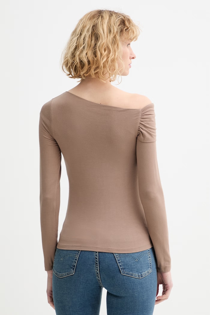 Oblečenie Tričko s dlhým rukávom Levi's OFF SHOULDER LS 005IT hnedá