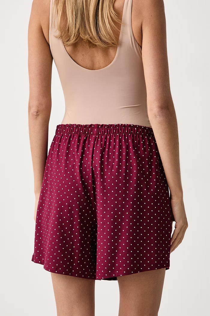 Odzież HUGO Szorty piżamowe damskie z modalem CASUAL SHORTS 50556938 bordowy