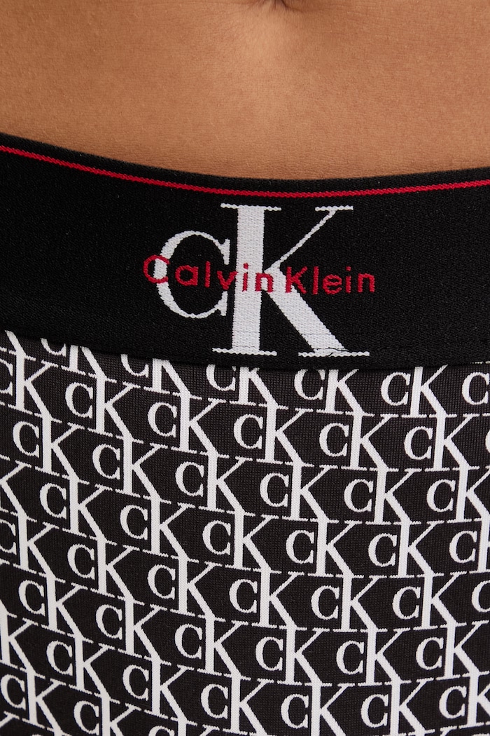 Calvin Klein Underwear tanga pentru femei negru LV00QF8813