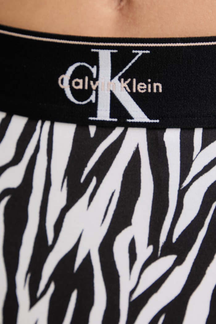 Calvin Klein Underwear tanga női fekete LV00QF8813