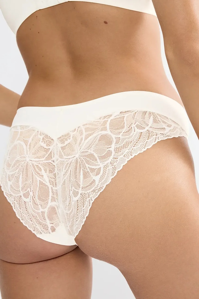 Triumph κιλότα γυναικεία Body Make-Up Illusion Lace μπεζ 10219711
