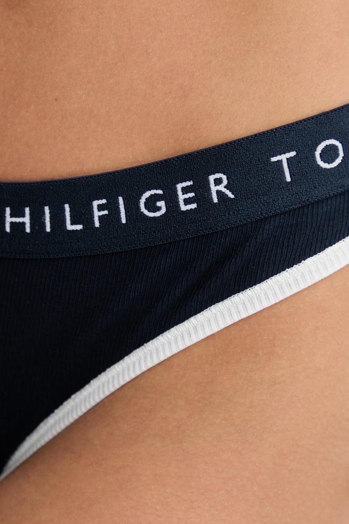Oblečenie Tommy Hilfiger tangá dámske s bavlnou UW0UW06581 tmavomodrá