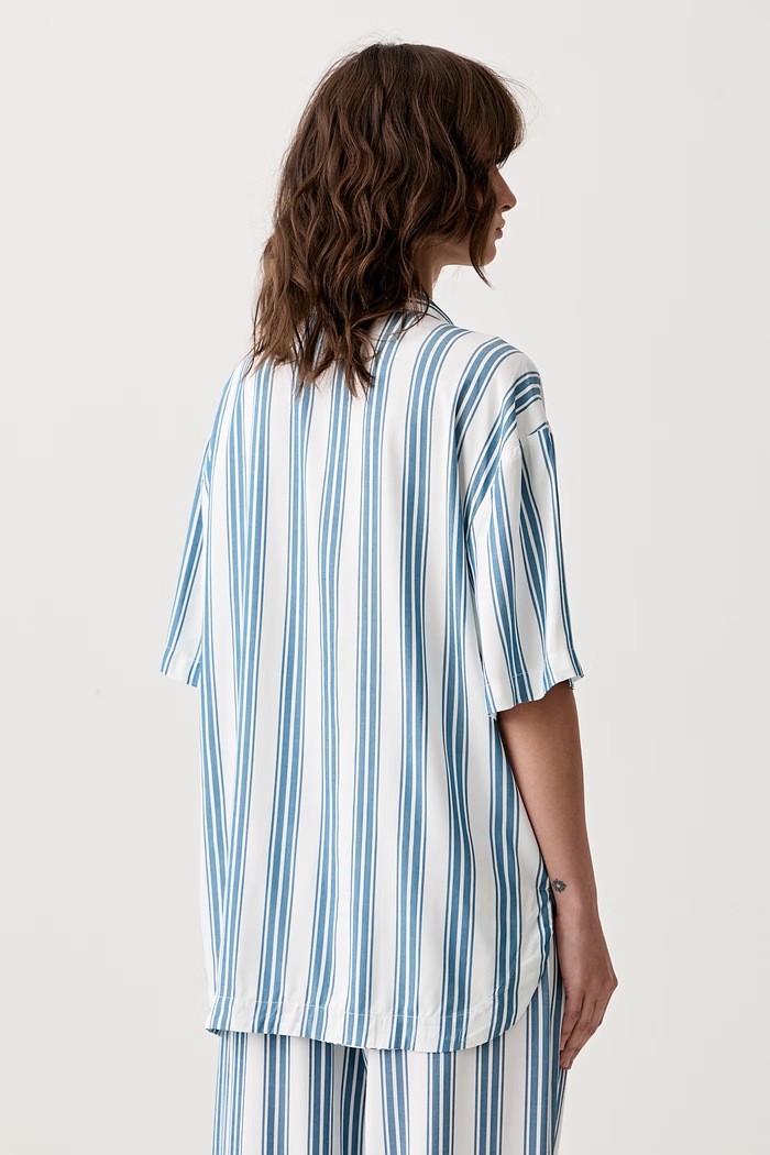 Odjeća HUGO pidžama košulja za žene od viskoze RESORT SL-SHIRT 50561663 plava