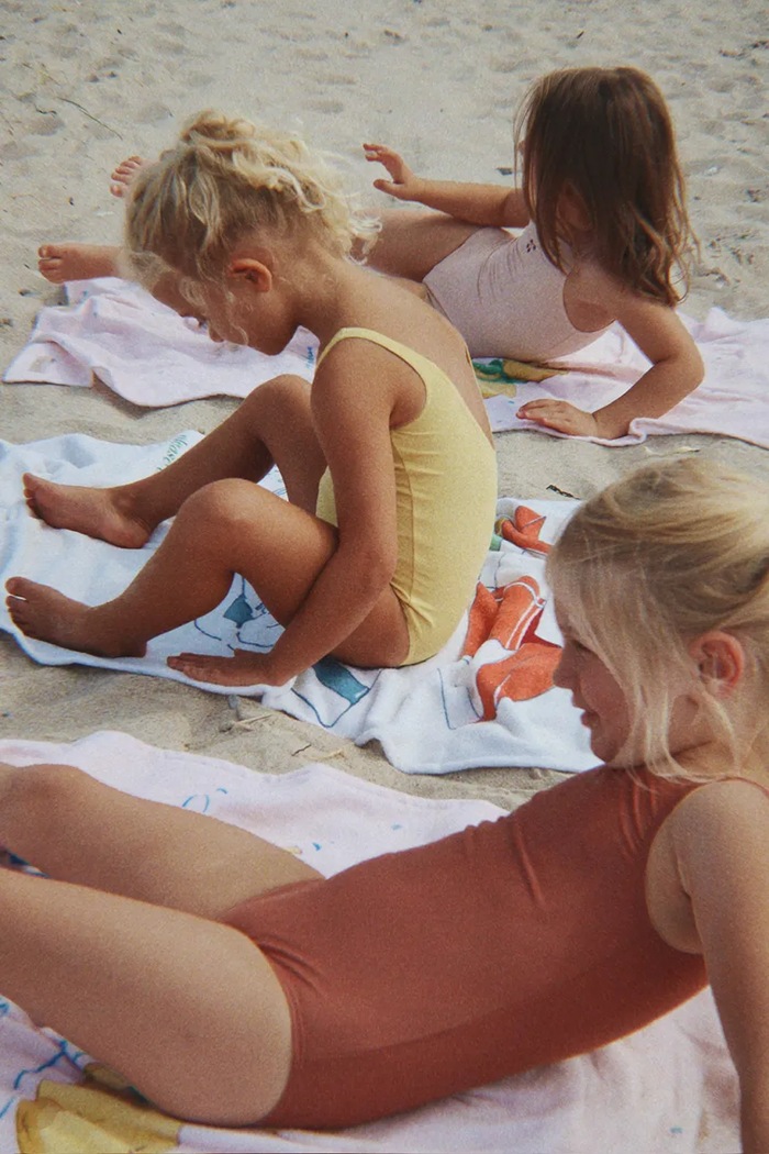 Konges Sløjd costum de baie dintr-o singură piesă pentru copii 2 PACK MARVA SWIMSUIT KS105223.PPY2 galben