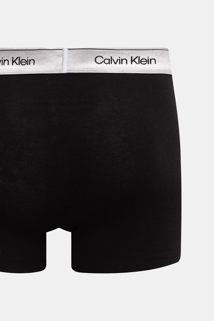 Calvin Klein Underwear priliehavé pánske boxerky 3-pak LV00NB4576