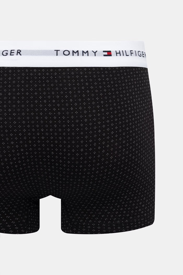 Tommy Hilfiger priliehavé boxerky pánske bavlnené s elastanom 3-pak čierna UM0UM03891