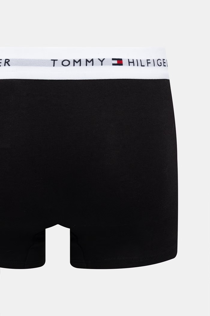 Tommy Hilfiger priliehavé boxerky pánske bavlnené s elastanom 3-pak UM0UM03891 čierna