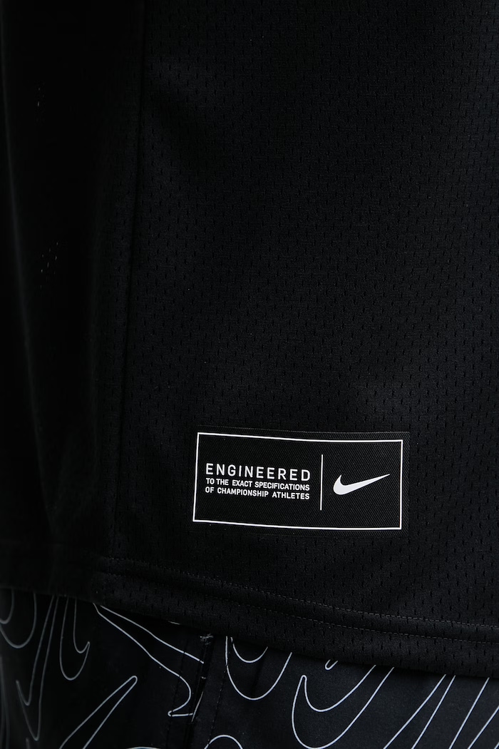 Nike kopalni top moški črna NESSF515