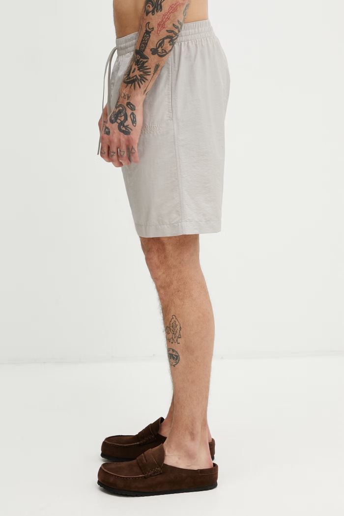 MM6 Maison Margiela pantaloni scurți de baie bărbați MYB790130 bej SS26