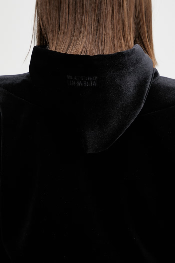 Βελούδινη μπλούζα VETEMENTS WE76ZU419B μαύρο