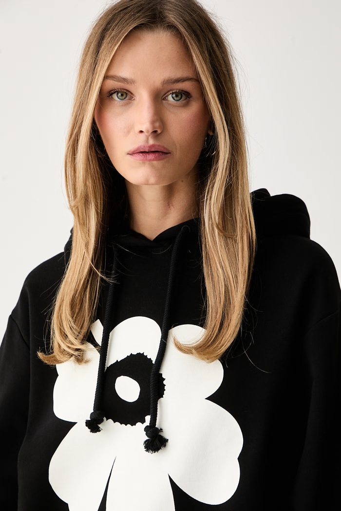 Marimekko bluza z kapturem damska z bawełną czarny 094089