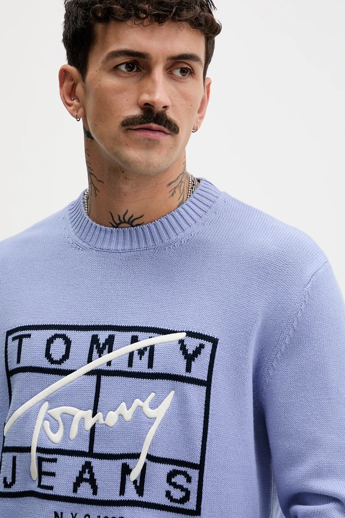 Памучен пуловер Tommy Jeans син DM0DM22401