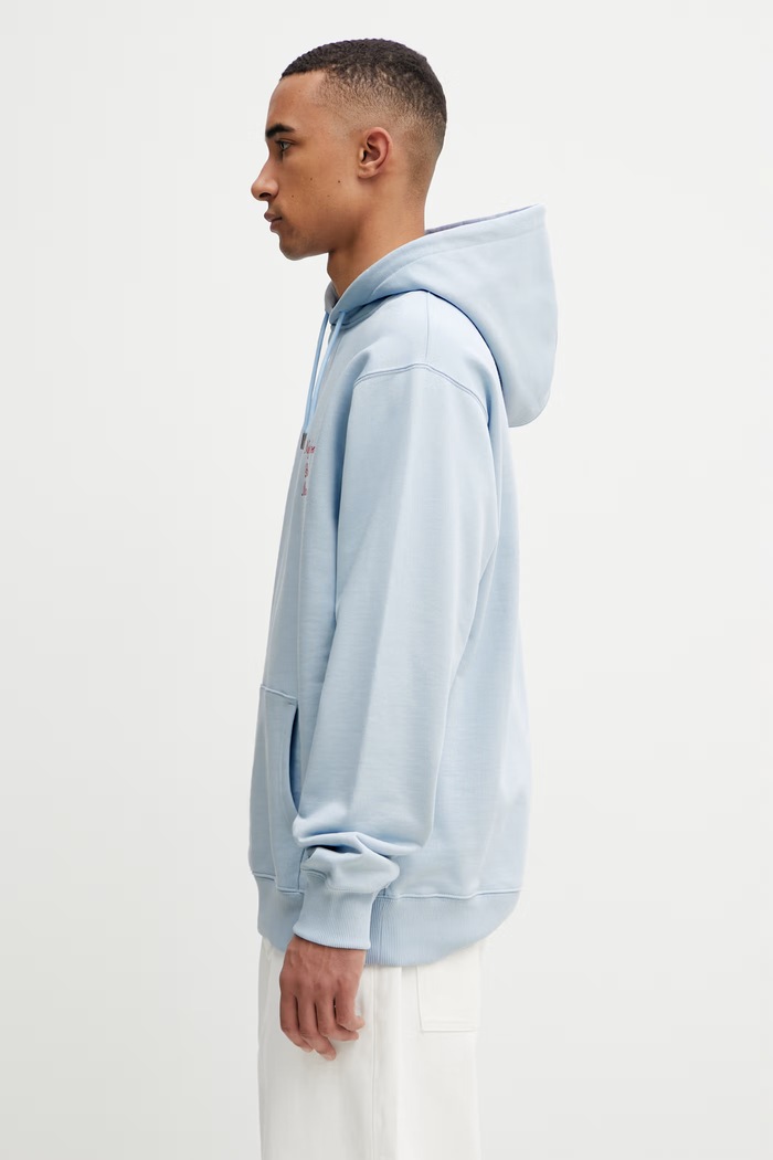 Drôle de Monsieur mikina s kapucňou pánska bavlnená Le Hoodie Slogan Calligraphy K.HO168.CO127.LBE modrá SS26