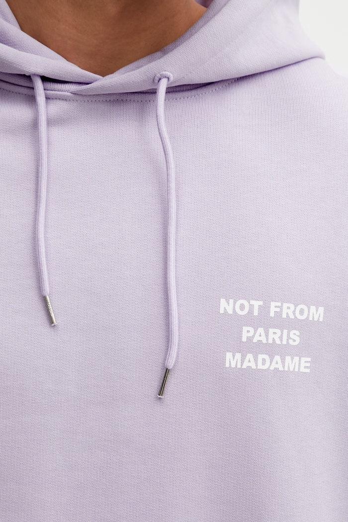 Drôle de Monsieur mikina s kapucňou pánska bavlnená Le Hoodie Slogan fialová K.HO162.CO127.LAV