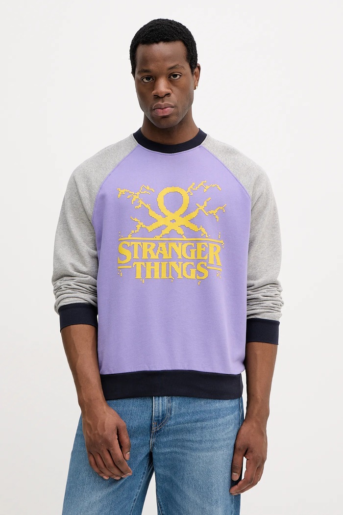 United Colors of Benetton bluza bawełniana x Stranger Things aplikacja fioletowy 38JZU10B9