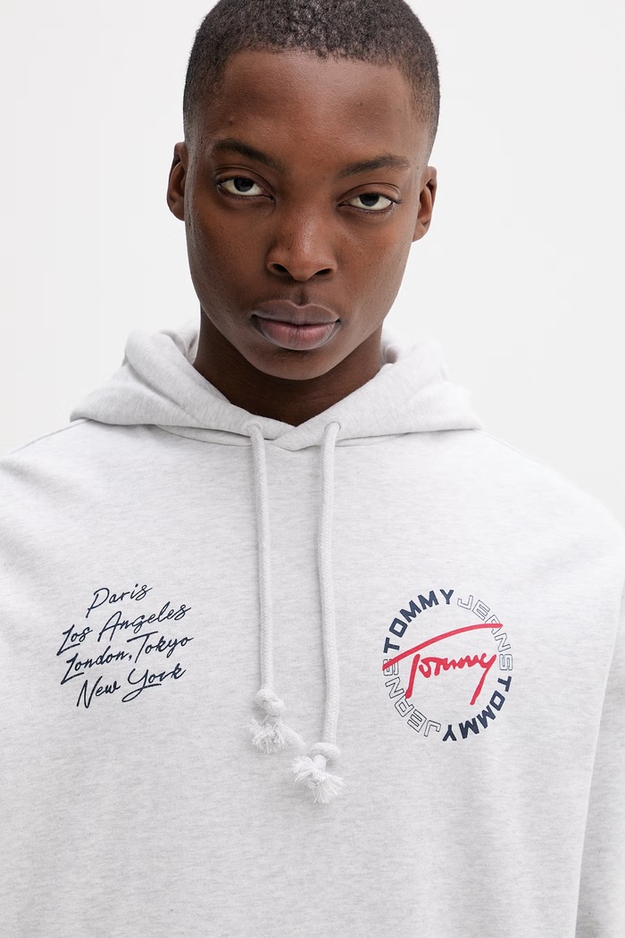 Tommy Jeans mikina s kapucňou pánska bavlnená sivá DM0DM22683