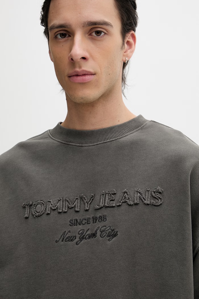 Tommy Jeans mikina pánska s bavlnou sivá DM0DM22714