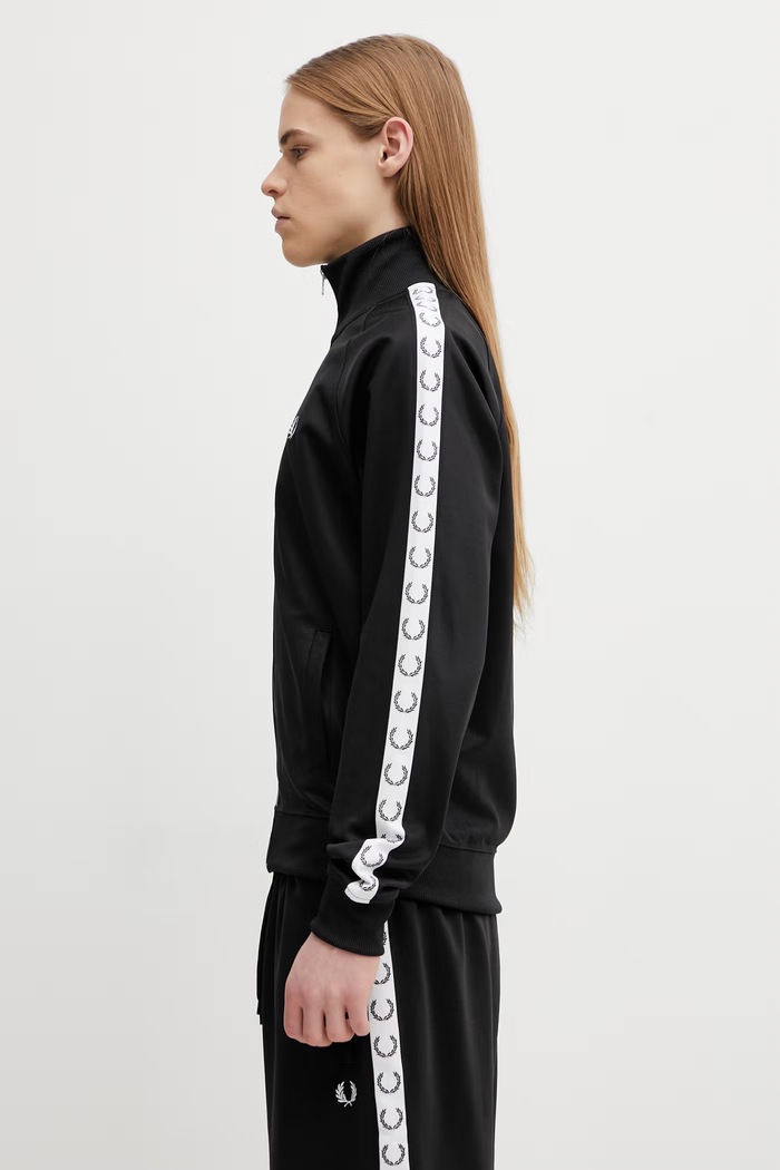 Mikina Fred Perry J4620 černá SS26