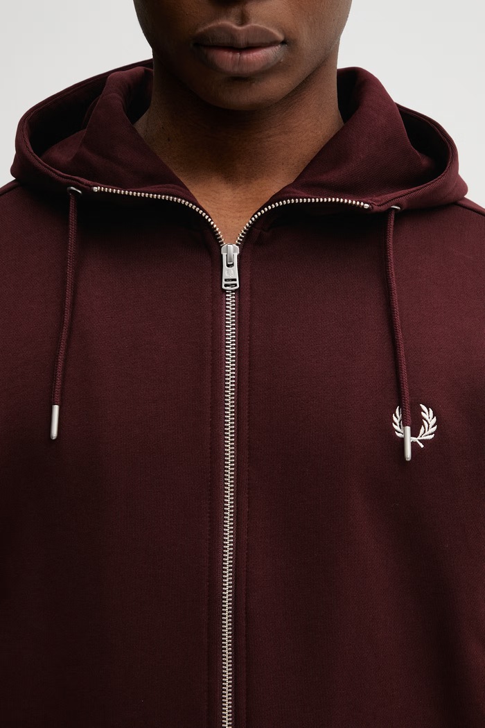 Fred Perry rozepínací mikina s kapucí bavlněná pánská burgundské J7536