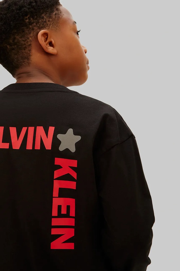Chlapec Detská bavlnená košeľa s dlhým rukávom Calvin Klein Jeans IB0IB02614.128.176.PPY2 čierna