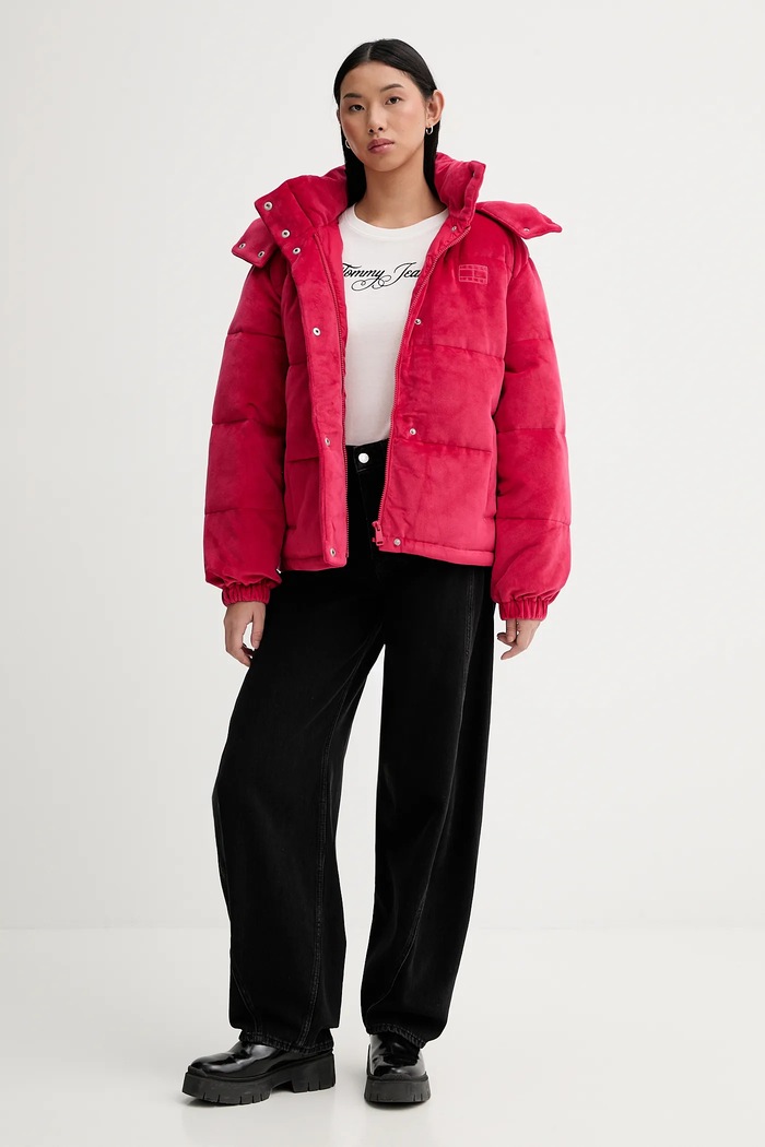 Bavlněné tričko s dlouhým rukávem Tommy Jeans DW0DW21844 bílá SS26