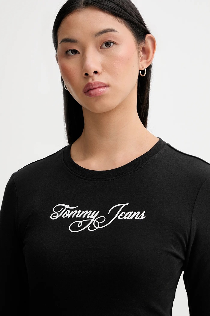 Bavlnené tričko s dlhým rukávom Tommy Jeans čierna DW0DW21844