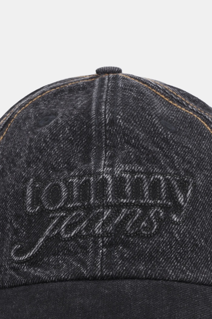 Džínová baseballová čepice Tommy Jeans AW0AW18512 černá SS26