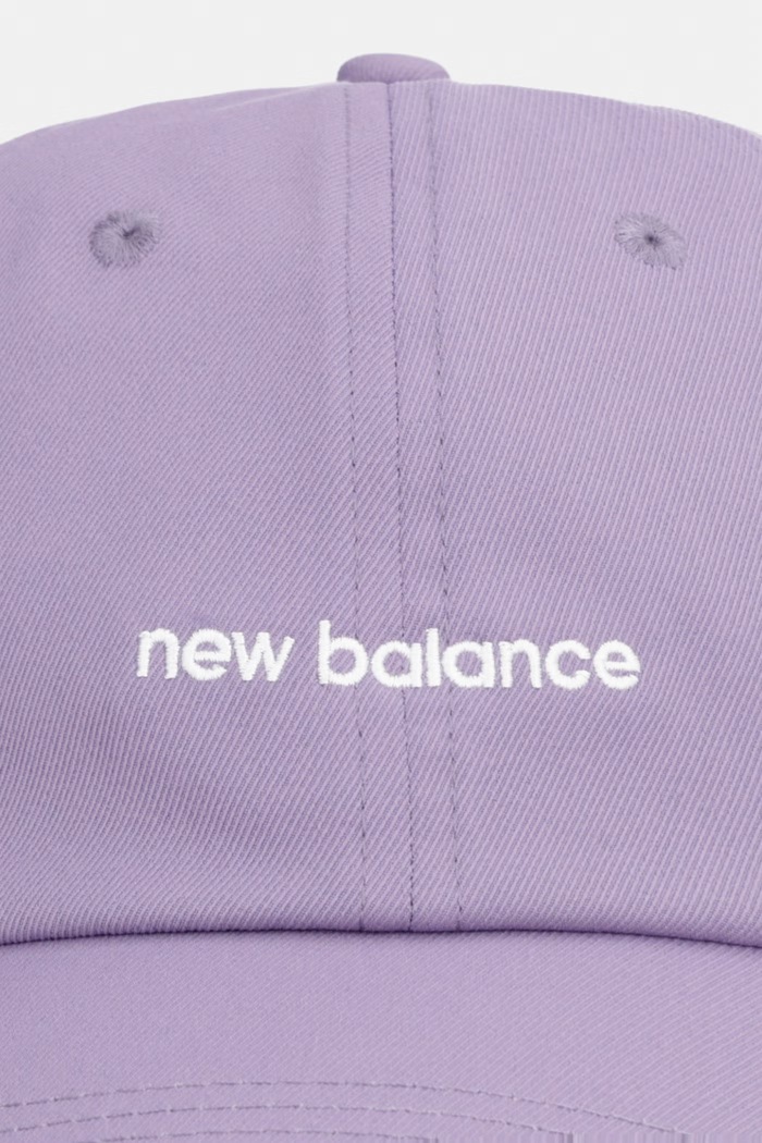 New Balance čiapka so šiltom dámska bavlnená LAH51010AA5 fialová SS26