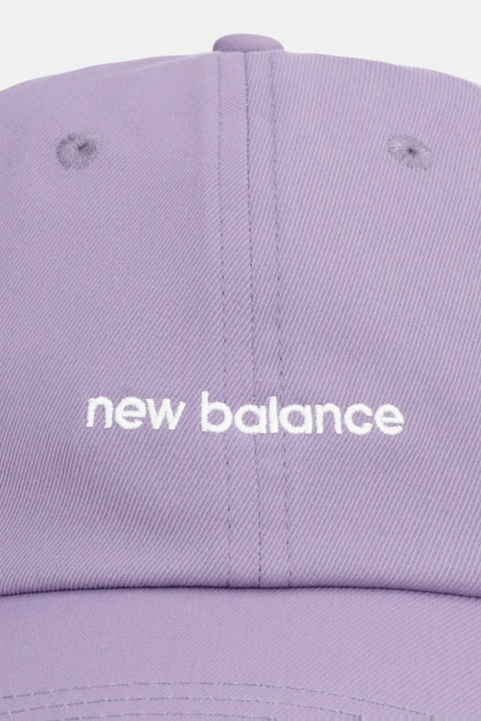 New Balance čiapka so šiltom dámska bavlnená LAH51010AA5 fialová SS26