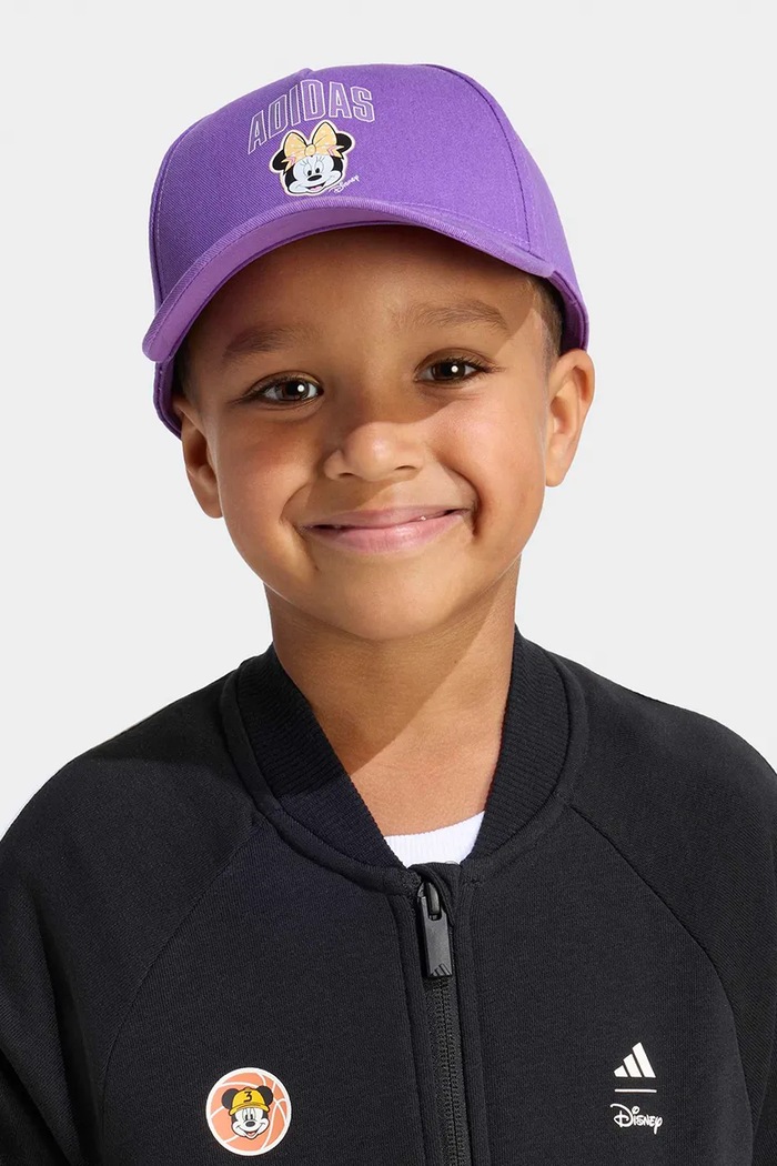 adidas Performance czapka z daszkiem bawełniana dziecięca DISNEY nadruk fioletowy KA9888