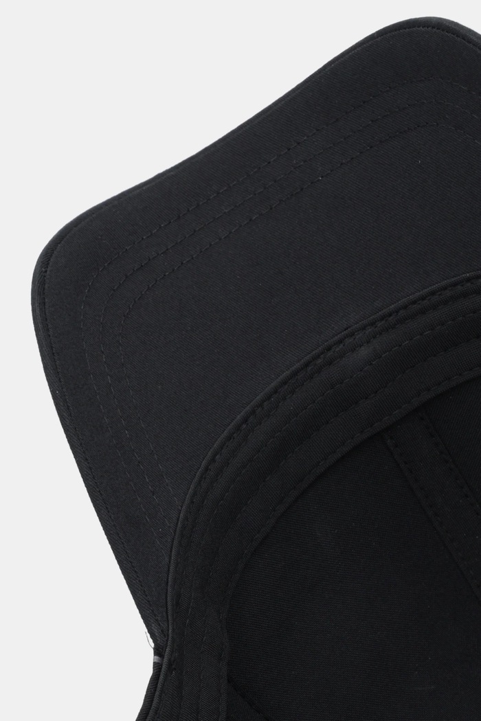 Karl Lagerfeld baseball sapka fekete 561123.805615