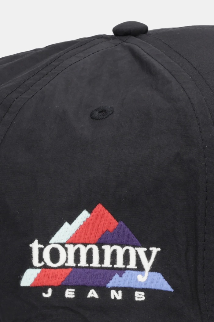 Kšiltovka Tommy Jeans AM0AM13848 černá SS26