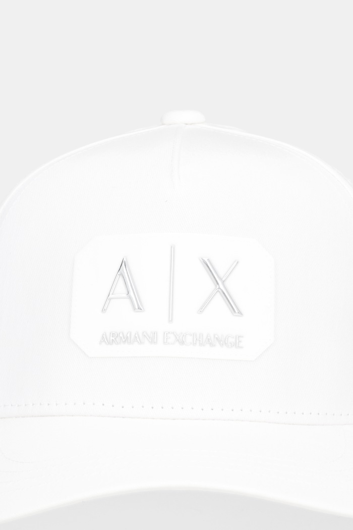 Bombažna bejzbolska kapa Armani Exchange XM002224.AF15502 bela SS26