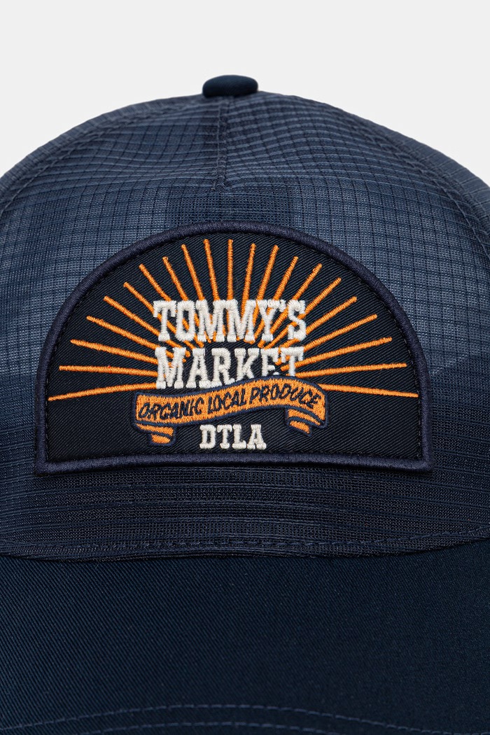 Tommy Jeans šiltovka trucker pánska AM0AM14194 tmavomodrá SS26